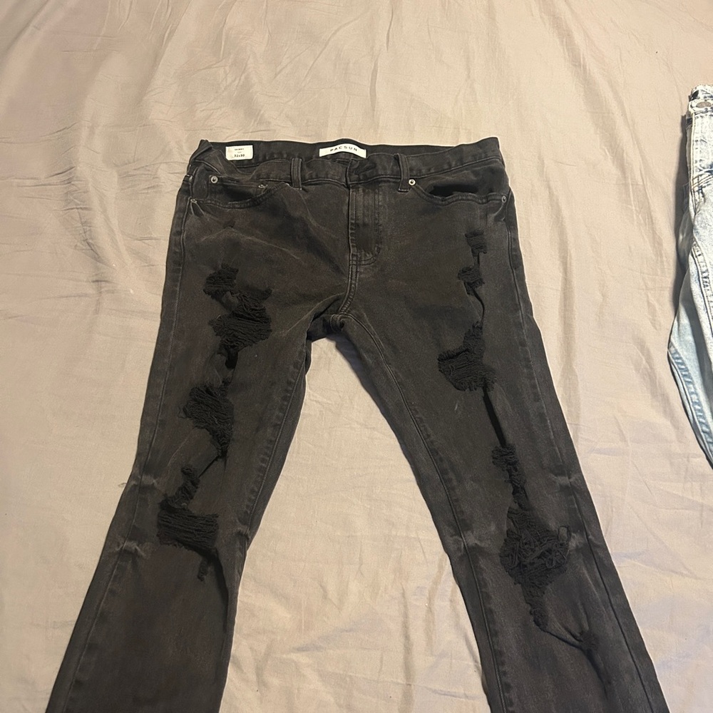 Black Pacsun Distressed Jeans